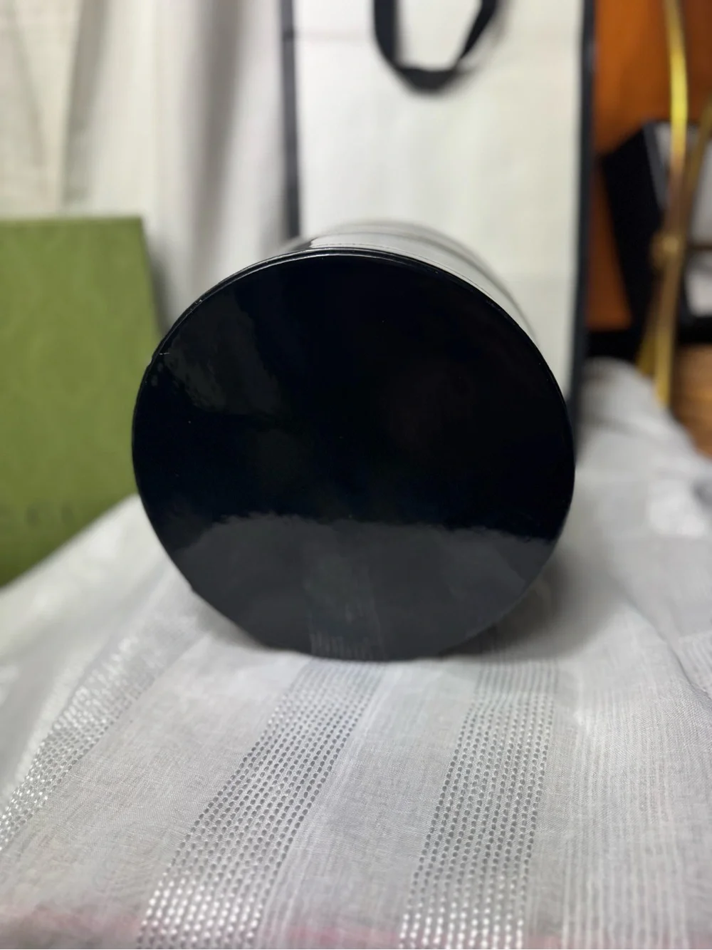 N/A sleek glossy